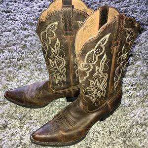 ARIAT BOOTS